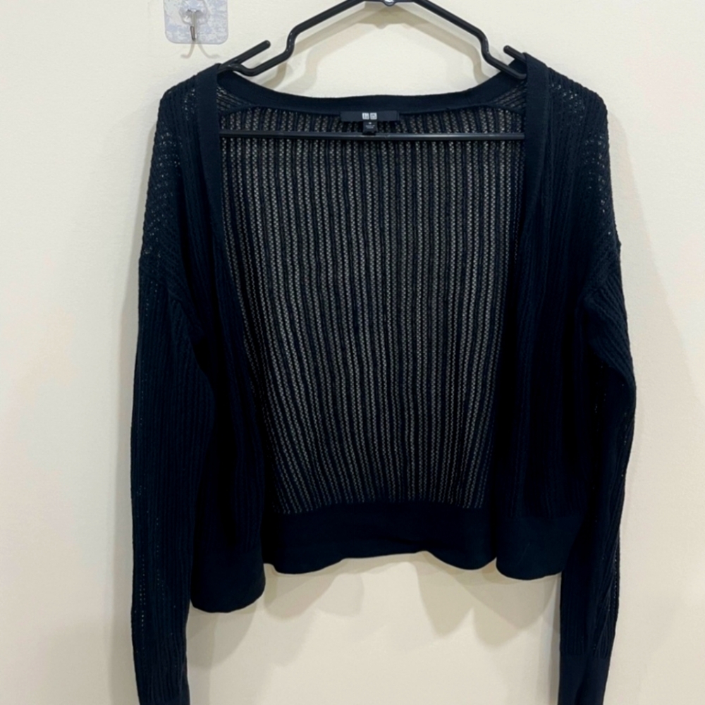 NWOT UNIQLO Black Sweater